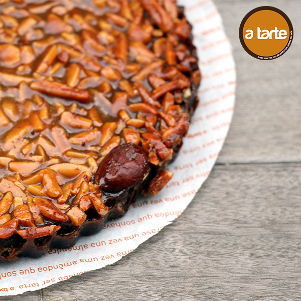 Una vez empiezas a tartear no hay vuelta atrás, sobre todo si se trata de nuestra A Tarte de Almendras 🍰. ¡Menciona al mayor fan de las tartas que conozcas! ❤
.
.
.
#Hipercor #Cakestagram #CakeLovers #Atarte #Tarta  #Yummy