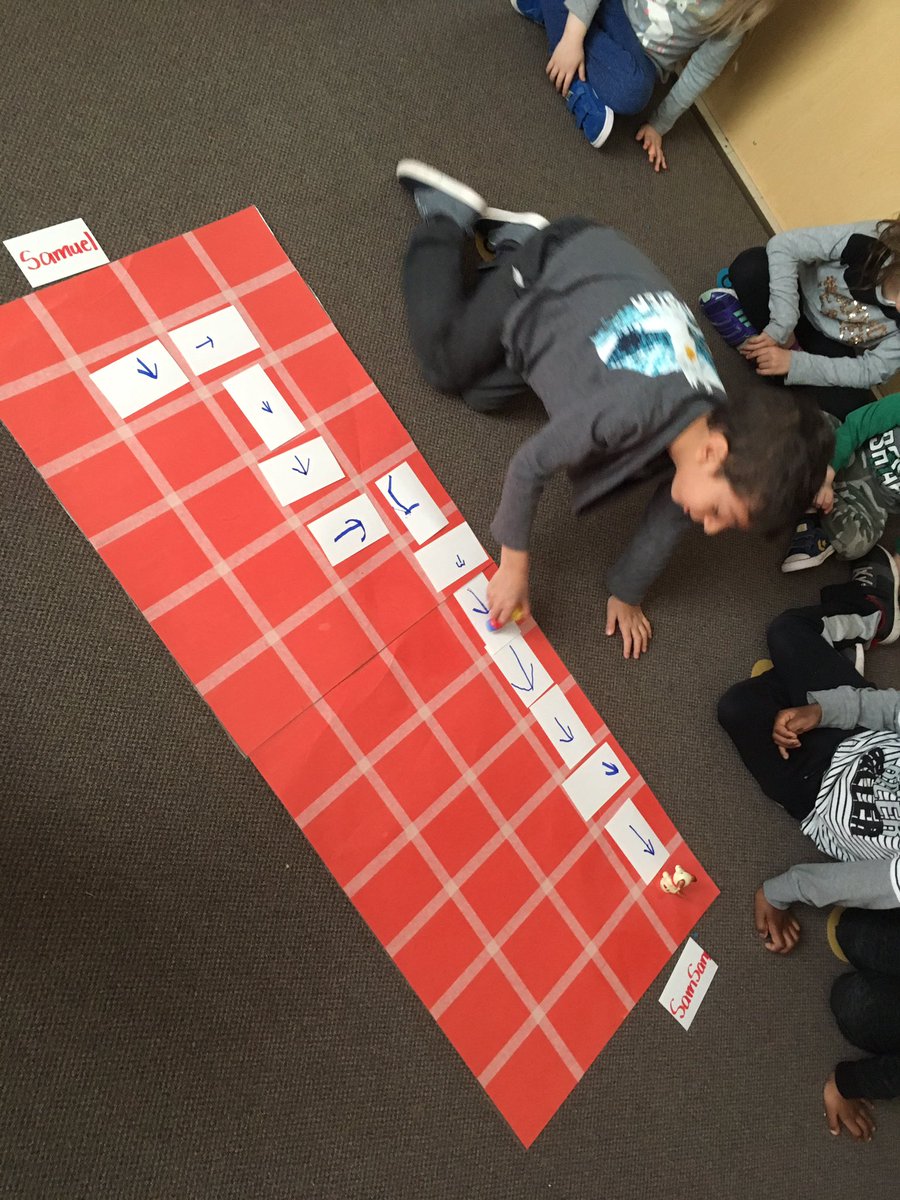 MissAdamsSMY's tweet image. We’ve been doing some more coding this afternoon! Helping the little boy 👦 get to his dog 🐶! #codinginkinder