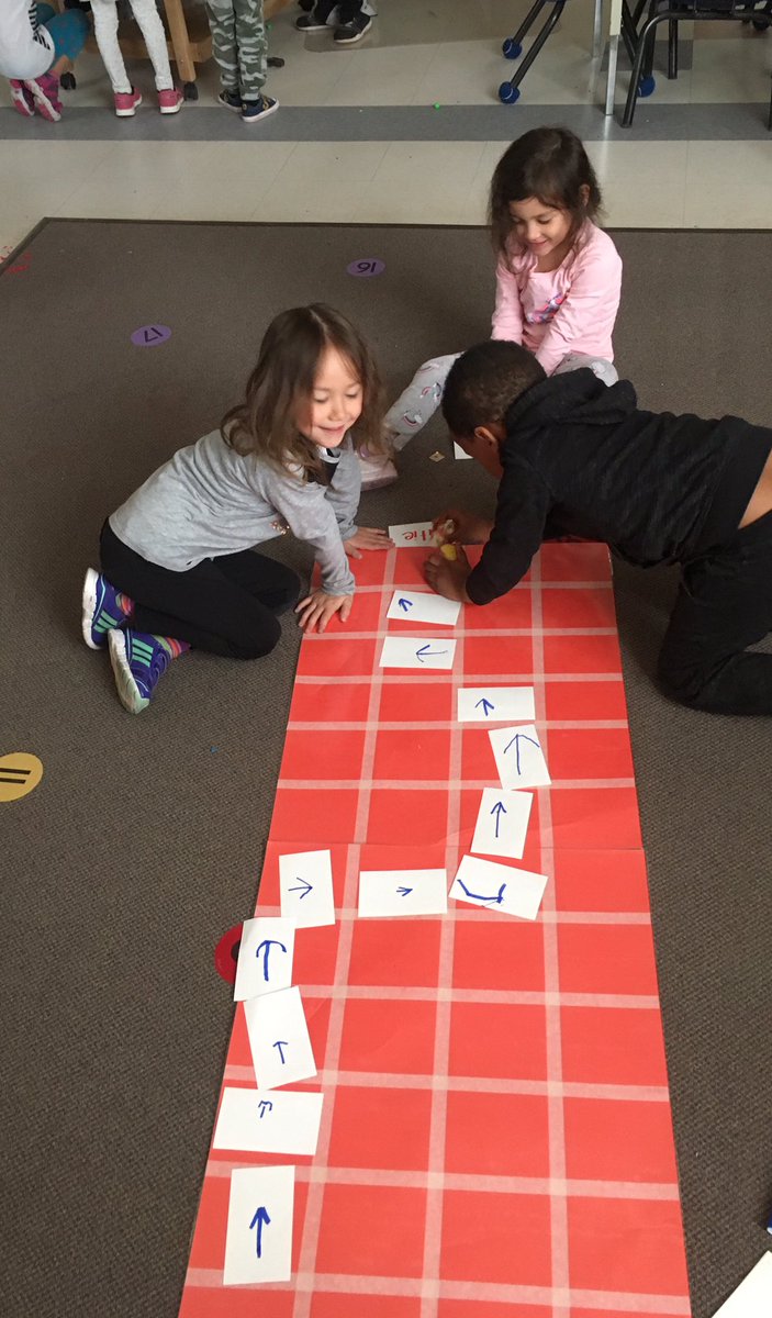 MissAdamsSMY's tweet image. We’ve been doing some more coding this afternoon! Helping the little boy 👦 get to his dog 🐶! #codinginkinder