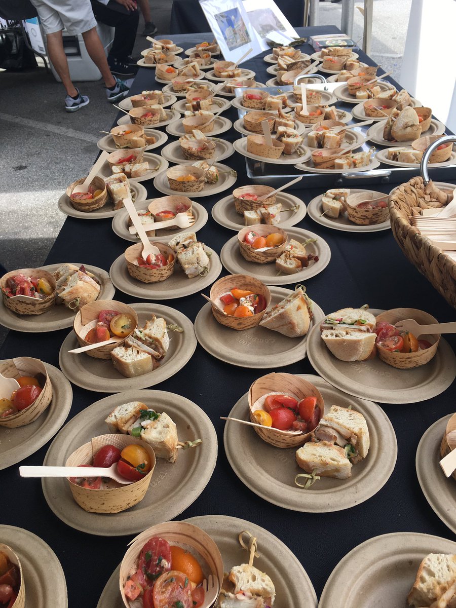 Juniperlicious's tweet image. We had a great time yesterday at the @colafoodandwine festival! Thanks @FreeTimesSC @FivePointsSC @columbiasc for making us feel so welcome! #MidlandsSC #lovelocal