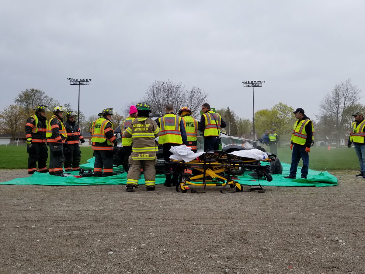FC_safecomm's tweet photo. Thank you Archbold Fire, Archbold Police, Ridgeville Fire, Fulton Co Sheriff's, Ohio State Highway Patrol, Mercy Health Life Flight & Grisier Funeral Home for your partnership in the Mock Crash at AHS today. Keeping our youth safe as a community. #fcsafecommunities
#prom https://t.co/XIcCj3SijQ