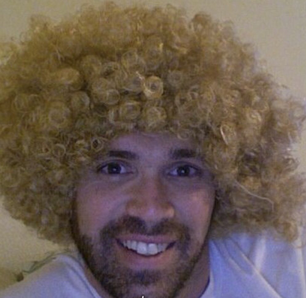 itstito77's tweet photo. Check out this hilarious #timehop #memorymonday photo from 8 years ago! Do I look good with an #Afrotastic hair do? 🤔😀 #smiles #crazyhairday #blonde https://t.co/X8yZkaBSdq
