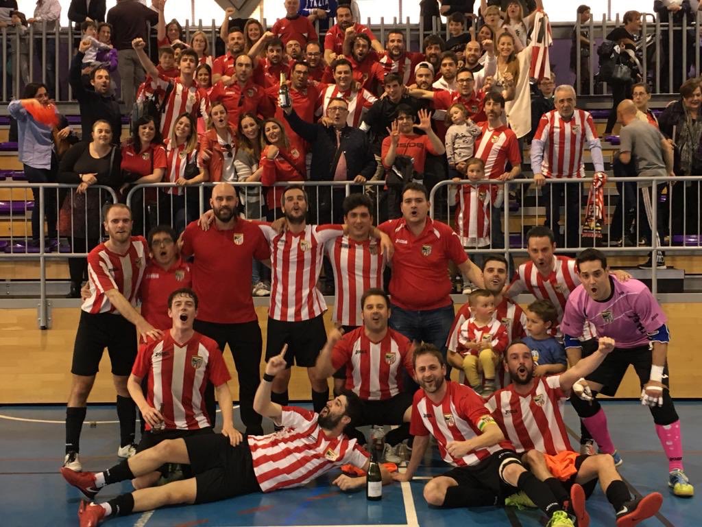 Lunes 🤗 tras la merecida celebración del título de Liga dar las gracias a la afición, patrocinadores , familiares , amigos  por el apoyo recibido a este humilde Equipo ⚪️🔴⚫️, 🏆va x vosotros familia de la <a href="/Garnacha_/">Garnacha FS</a>