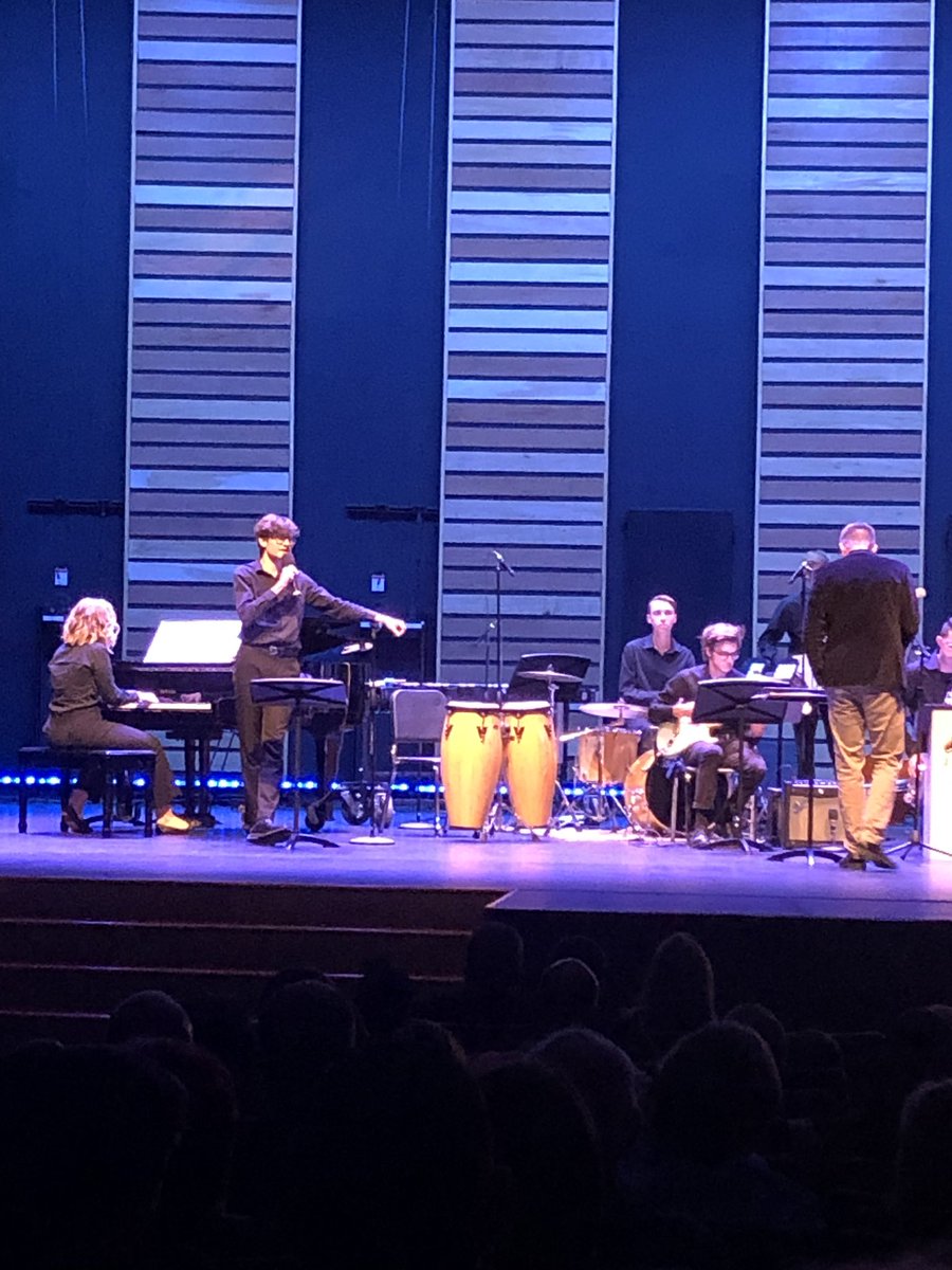 JWMHS_cortier's tweet photo. Way to go Adam N! #SaxophonistCanSing #BillyJoel #BuiltForMusic #JazzBand https://t.co/xWtg7uvG4L