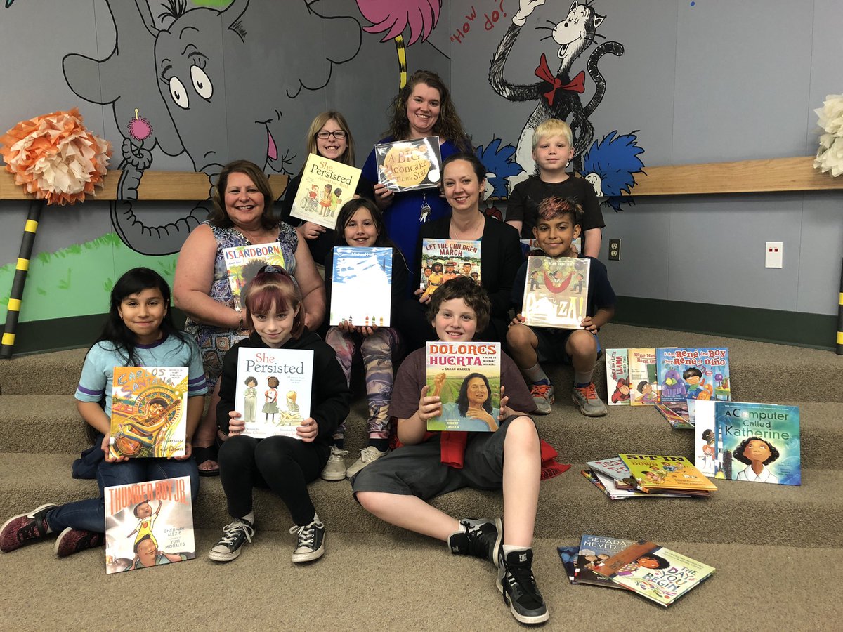 MSD549C's tweet photo. Washington Elem students received quite the surprise today! π Thanks to a grant from @Voya, their library will gain nearly 200 books celebrating diversity and inclusion π€
#Community #Grant #Diversity #Inclusion #OYOTY #ProudToBeMSD #WeWelcomeAll @GloriaOTOY17 @ORDeptEd https://t.co/T83VBNVdmT