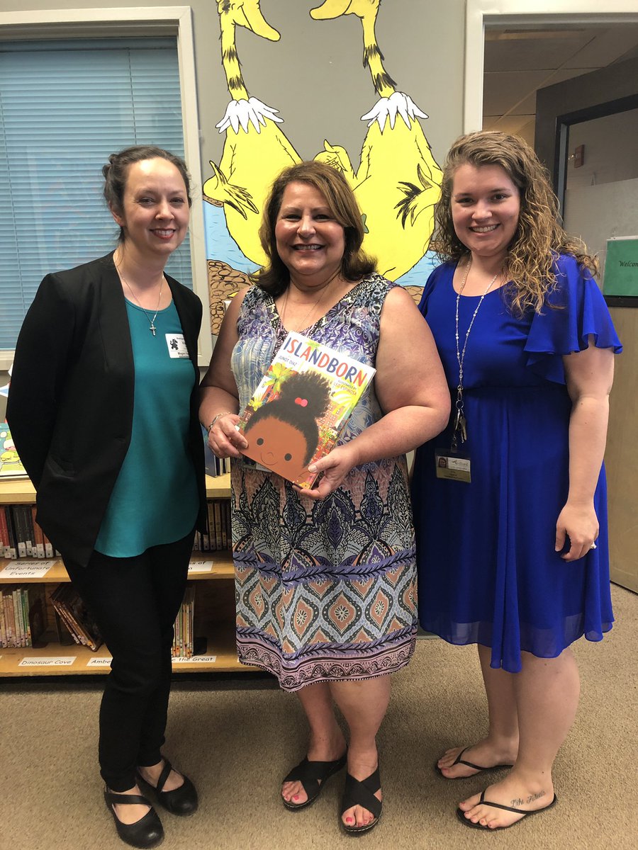 MSD549C's tweet photo. Washington Elem students received quite the surprise today! π Thanks to a grant from @Voya, their library will gain nearly 200 books celebrating diversity and inclusion π€
#Community #Grant #Diversity #Inclusion #OYOTY #ProudToBeMSD #WeWelcomeAll @GloriaOTOY17 @ORDeptEd https://t.co/T83VBNVdmT