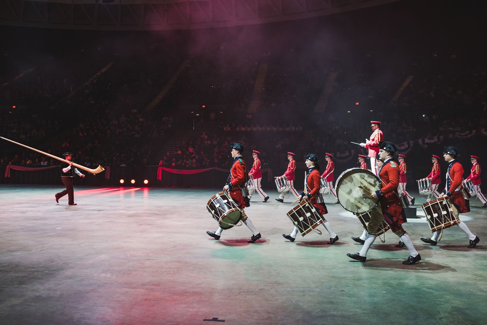 colonialwmsburg's tweet image. Recap: Senior members of the Colonial Williamsburg Fife and Drum Corps — ages 15 to 18  — shined bright at the @VaArtsFest's @VaTatt in Norfolk, Virginia last weekend. Check out behind-the-scenes and on-stage photos on the blog: bit.ly/2WfNnmn