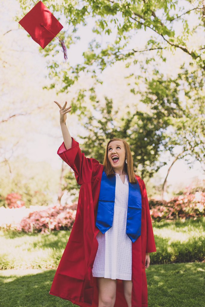 grace__neill's tweet image. I procrastinate on everything so it’s only fitting that I’d do #seniormonday 🤷‍♀️