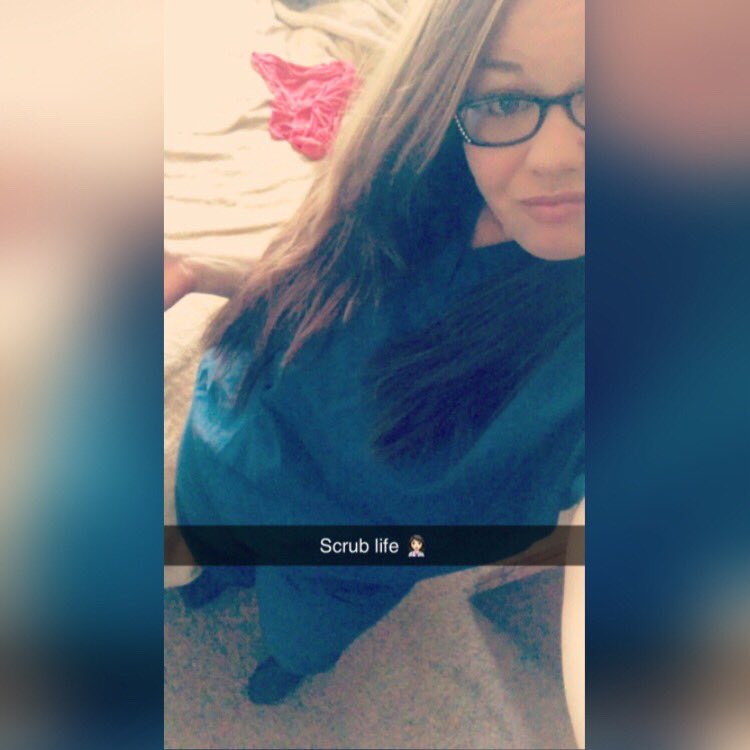 diamondbunz's tweet image. #scrublife #scrubs #MAintraining #futureRN #makeyourdreamshappen #selfie #SnapChat #addme #diamondbunz
