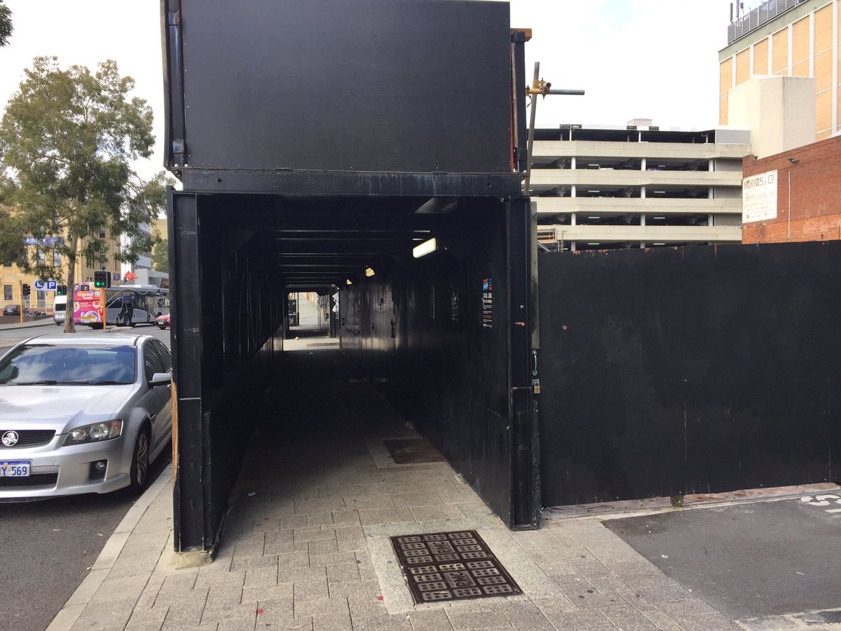 bikewalkperth's tweet photo. Pier Street between Murray and Wellington Streets. Vying as one of the worst streets in central Perth? And just around the corner an enclosed footpath which creates a personal safety risk. #CityInDecline #PerthUrbanDesign https://t.co/SIDLqiXRbF