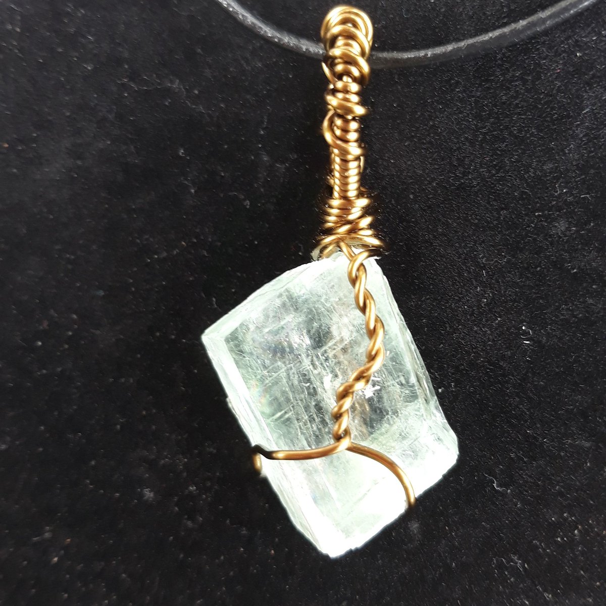 phoenixthunder7's tweet image. Only $30 FREE shipping!!
#crystallife #crystal #crystals #crystallove #highvibes #tribe #tribalroots #roots #vibetribe #highvibetribe #love #rockhound #rockhounds #crystalsofthecosmos #phoenixthunder #crystaldiggers #newearth #creators #consciouscreators #woke #wokeaf