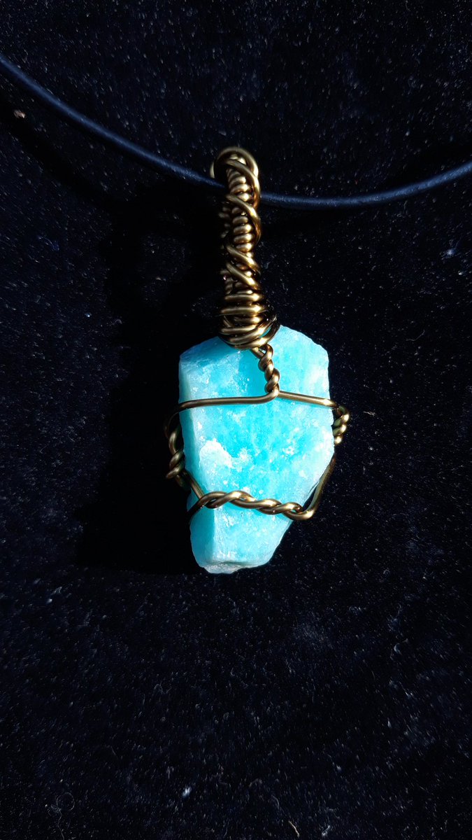 phoenixthunder7's tweet image. Amazonite necklace on leather!
Free shipping! 
etsy.com/shop/Crystalso…
#crystallife #crystal #crystals #crystallove #highvibes #tribe #tribalroots #roots #vibetribe #highvibetribe #love #rockhound #rockhounds #crystalsofthecosmos #phoenixthunder #crystaldiggers #woke #wokeaf