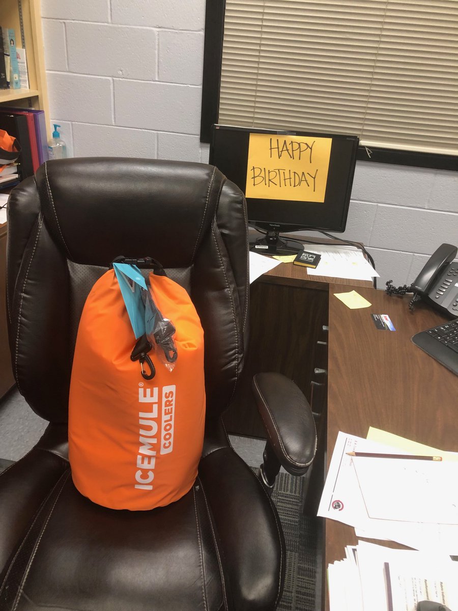 CoachE37334's tweet photo. Thank you Whitthorne family for all the birthday wishes. ⁦@WMStigers⁩ https://t.co/7gVpDlqIoH