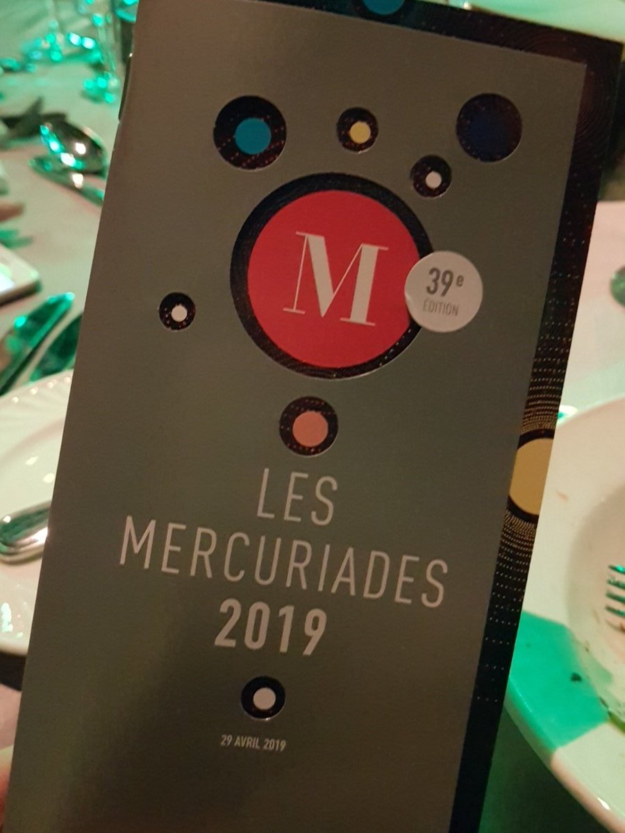 ezmiebouchard's tweet photo. Coveo: Employeur de l'année aux Meruriades 2019!! #bestteam #proudmoment #ai #mercuriades @fccq https://t.co/Tz0gd0UZ9A