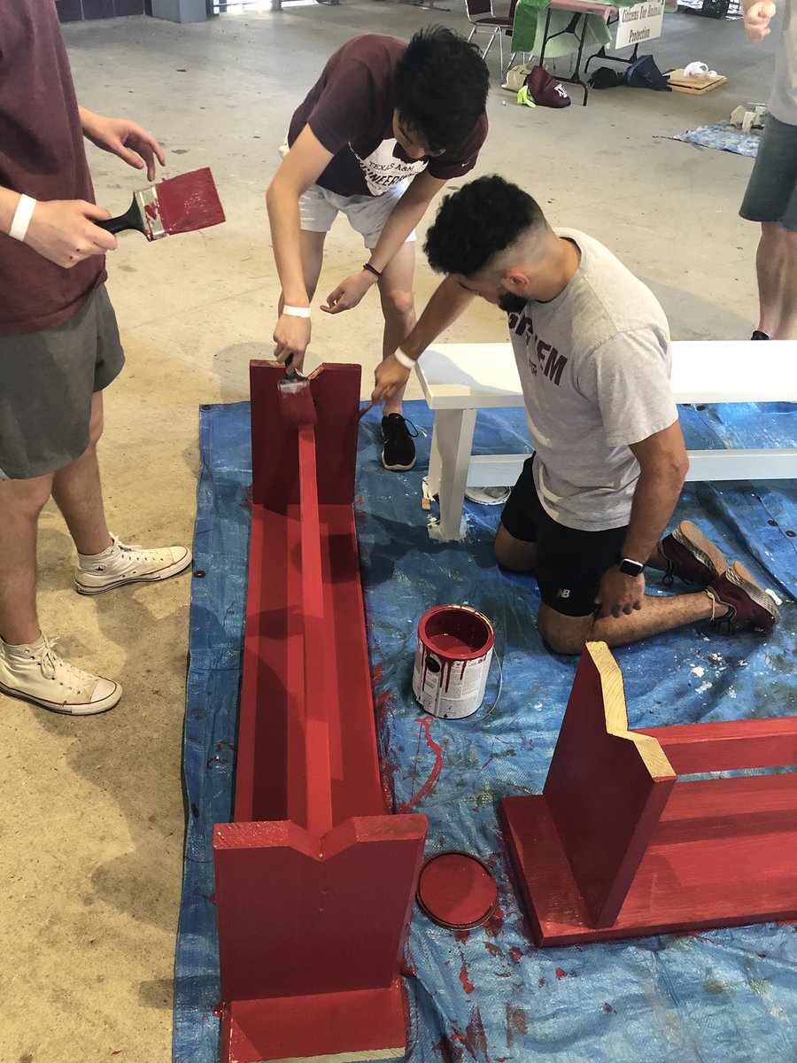 BESTtexasam's tweet photo. Some BEST members and officers were out at Kyle Field Day on Saturday doing some community service for local non profits! https://t.co/hfiqUKa7vc