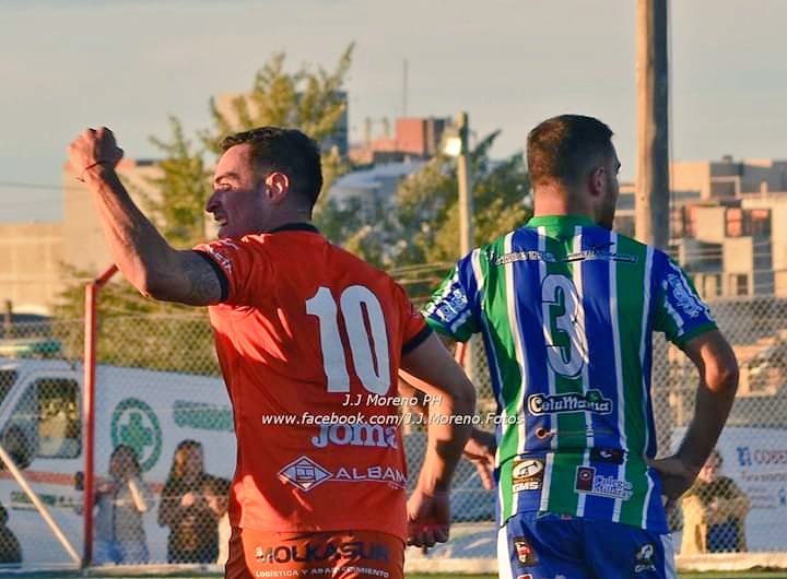 PaolaWalserr's tweet photo. YA en #PatagoniaDeportiva por @FmPatagoniaM ,hablamos con Diego Giménez, delantero de @clubjjmoreno ,post triunfo y clasificación ante #Maronese de Neuquén.
Foto : Gentileza @Browndosmil Gustavo Garcia https://t.co/Op4hhx34m3