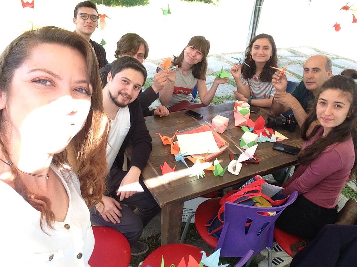 MskuOrigami's tweet photo. #mskübaharşenliği #mskü #origami https://t.co/dju6nl8y0I