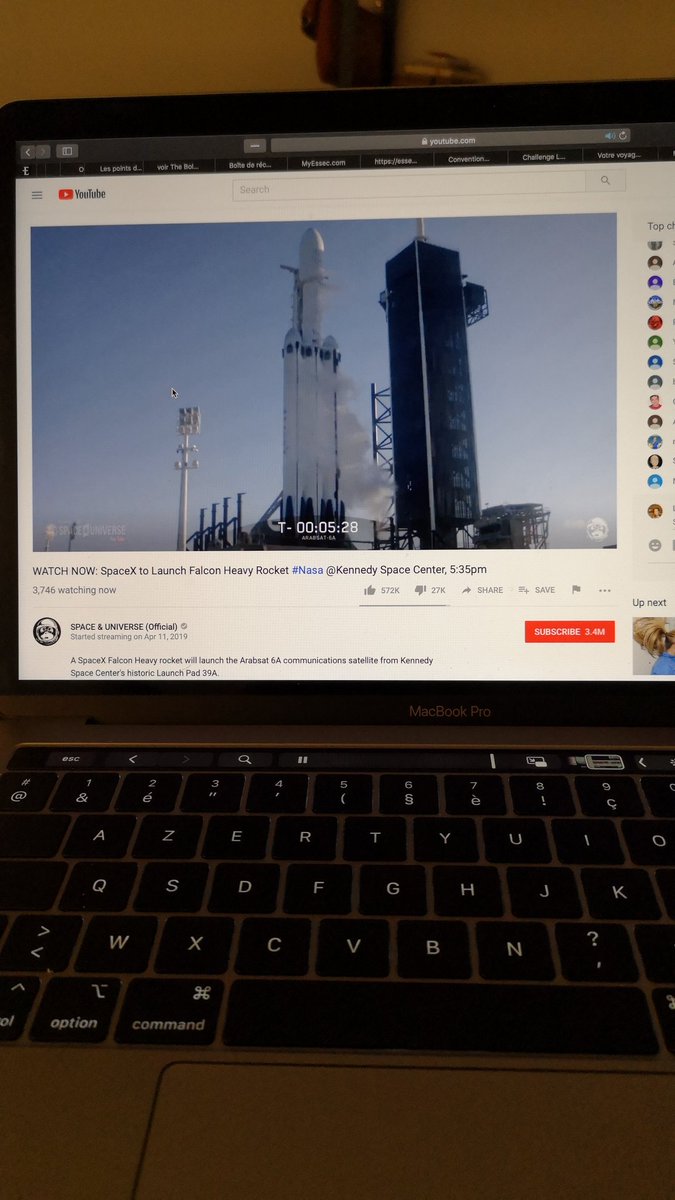 BertautL's tweet photo. Launch last 6min! #SpaceX #FalconHeavy #ElonMusk Go go go https://t.co/dLYiHQc9X8