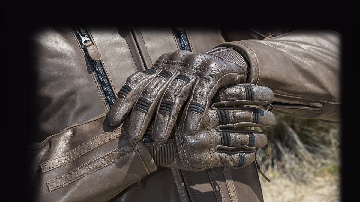 garibaldispain's tweet photo. Con nuestros guantes irás a la moda y lo más importante, seguro! #guantes #MotoGP https://t.co/lO6Hi8MtPr