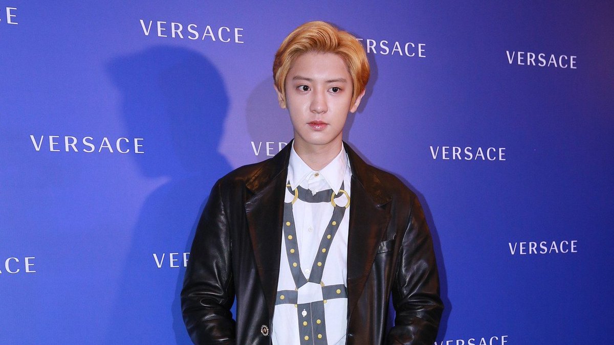 .@WeareoneEXO's Chanyeol puts his stamp on one of the hottest men's trends of the moment. vogue.cm/quqdymO