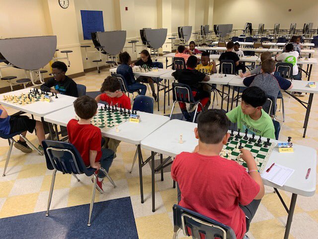CHHS_Principal's tweet photo. @MontevalloHigh hosted a chess tournament this weekend that drew a great crowd! Congratulations to all the participants and thanks to Mr. Martin for organizing the activities. #BulldogPride https://t.co/0pjTXNDe6l
