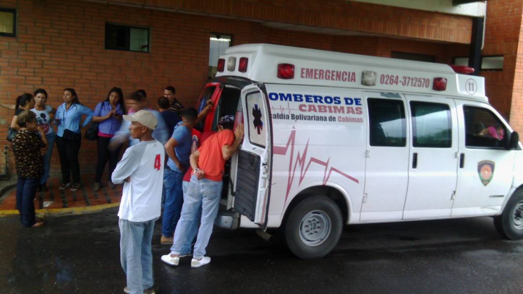 MarcoAmayaOF's tweet photo. Con un arduo trabajo en el año 2017, y gracias a la optimización de recursos públicos, recuperamos mas de 22 ambulancias del sistema Nacional y regional de salud, obras que permanecen y enorgullecen el gentilicio Zuliano! https://t.co/KnbtNOekOy