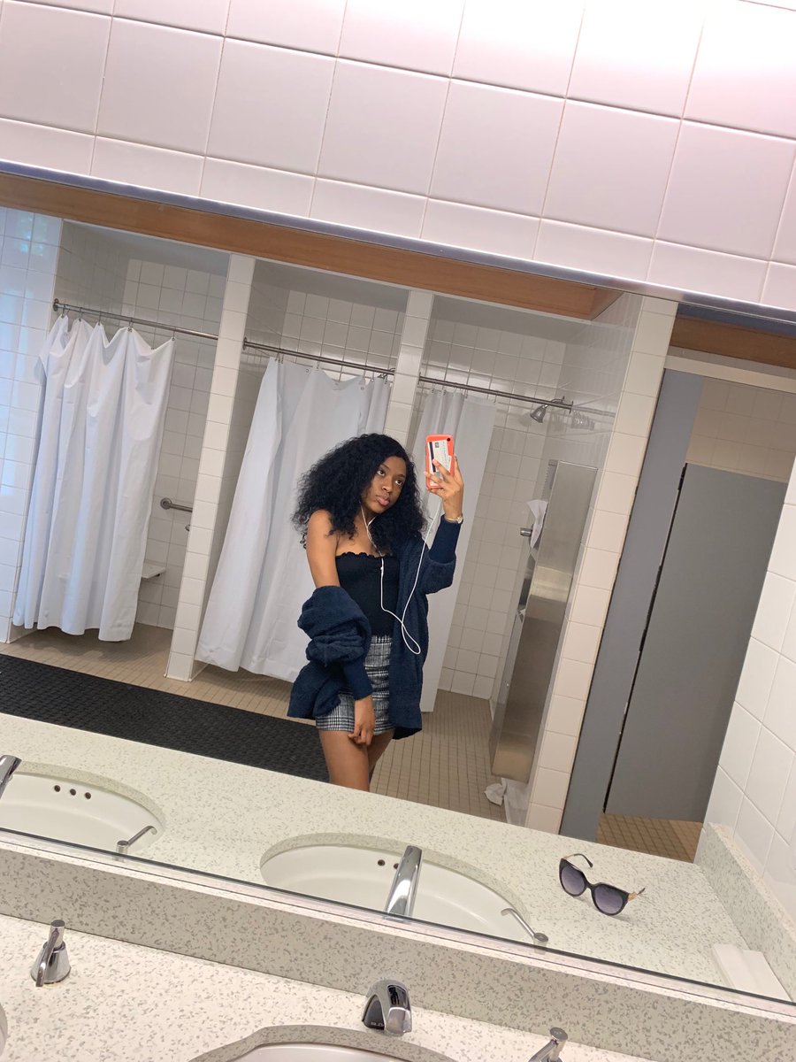 deonnexo's tweet photo. My excuse is that I’m young 🧸 https://t.co/LvG6hVZ8r8
