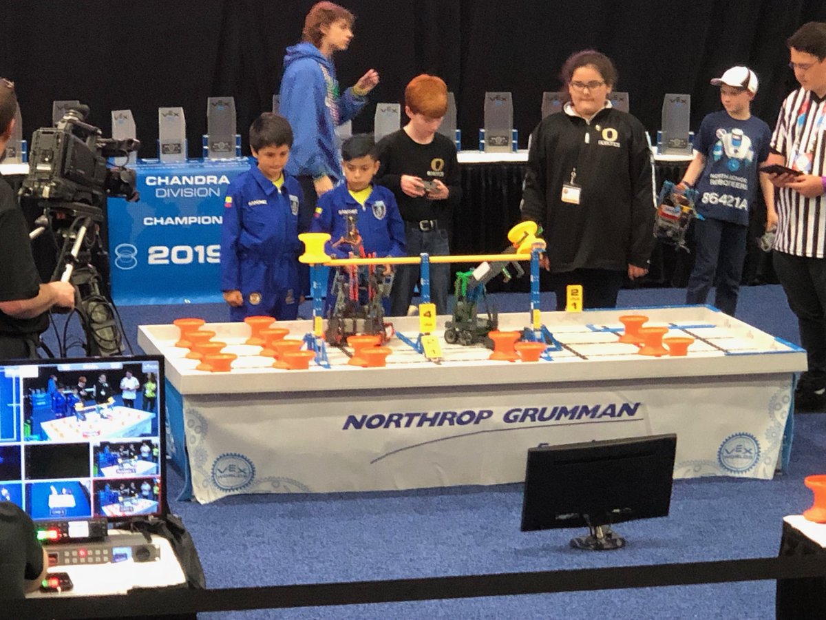 ocsjackets's tweet photo. CE Hanna Yellowjackets at the Vex Robotics World Championship in Louisville KY! 10000 people, 834 Teams, from 43 Countries. #GoBigO https://t.co/GGU719K0hV