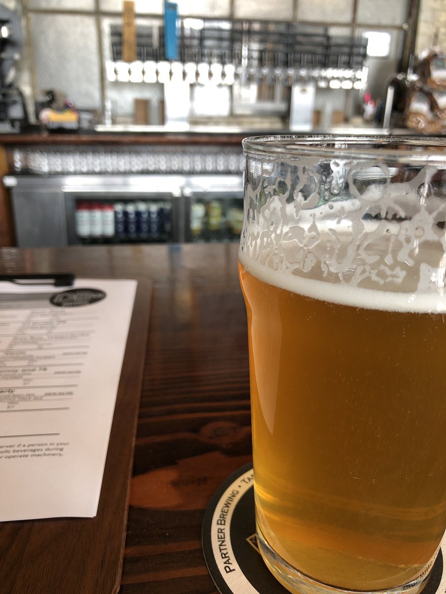 ninefiveltd's tweet image. Sometimes you need one of these on a Monday way more than on a Friday. @DorchesterBrew #LocalBrews #BostonBeer #StillRecoveringFromBattleOfWinterfell