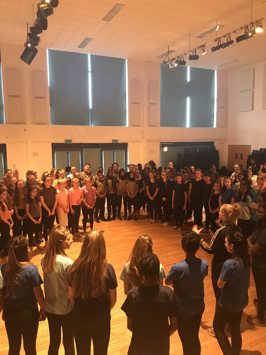colomasport's tweet photo. Huge well done to all the girls who performed this evening ๐ #stepintodance #steparoundtown https://t.co/nZFZDfjUb2