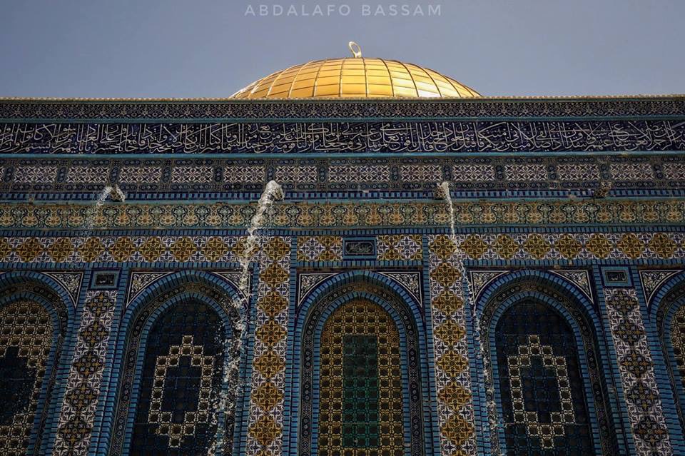 CraigCons's tweet photo. The Dome of the Rock in the Old City of Jerusalem is absolutely gorgeous. Check out these awesome pictures by Abdalafo Bassam, a Palestinian photographer, as the Dome was being cleaned in preparation for the holy month of Ramadan. Pictures like these make one say “Alhamdulilah.” https://t.co/065Ch2jHAA