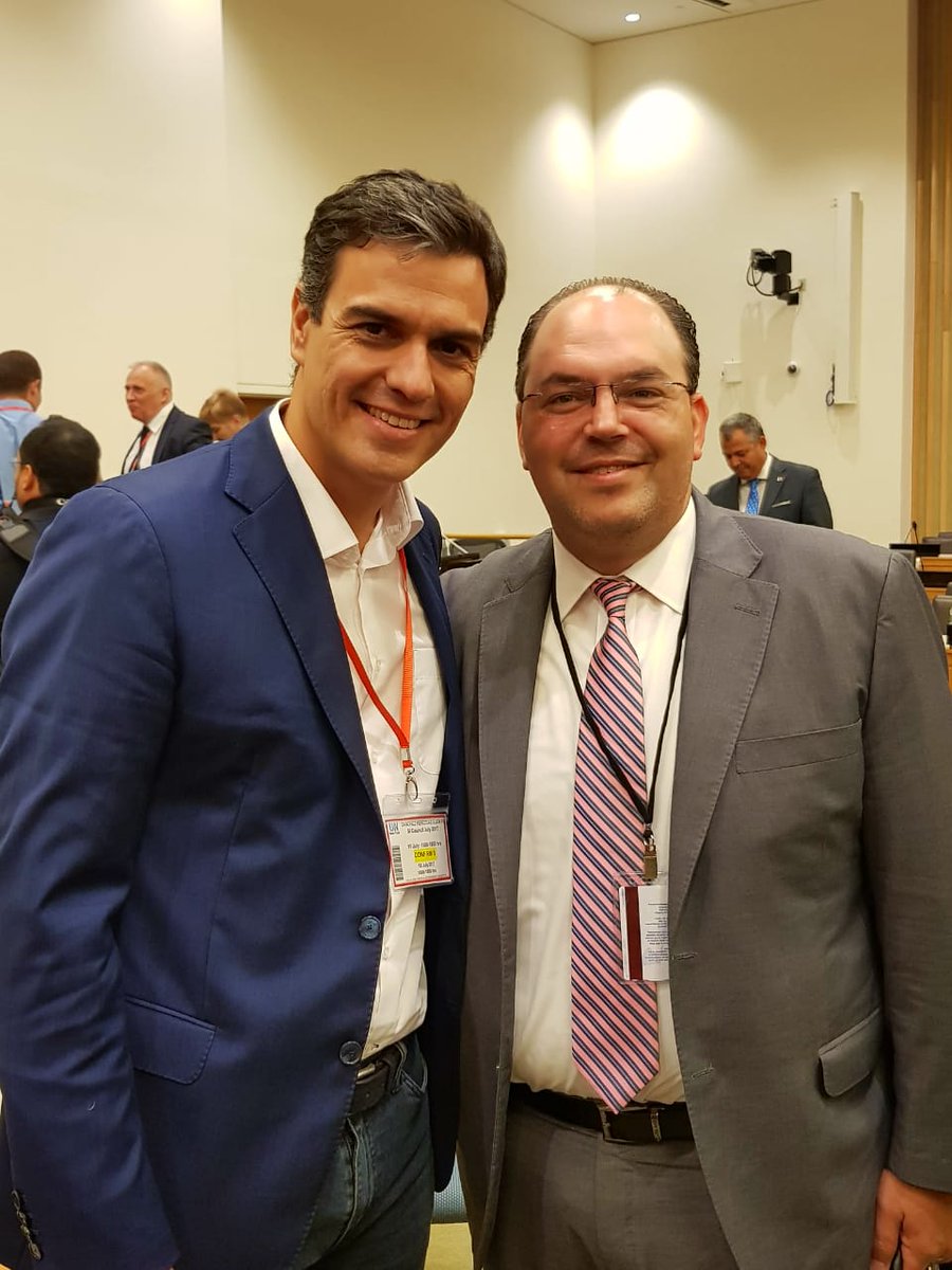 baronfelix's tweet photo. Felicitaciones en la persona de @sanchezcastejon y al @PSOE por el triunfo obtenido en las elecciones #28A,al pueblo español por esta participación de democracia ejemplar @miprd https://t.co/Ssuf3D2C3J