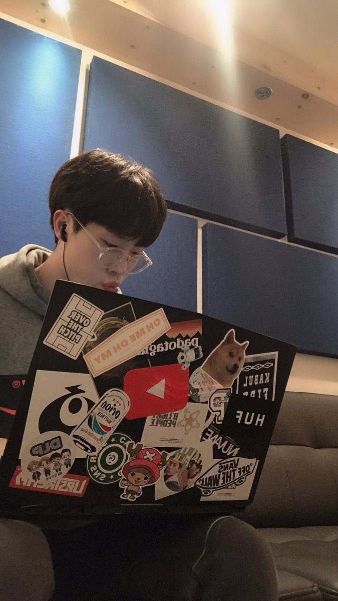 NU_HALO's tweet photo. 오늘은 양재에서 열심히 녹음을 했지요 https://t.co/U6a1Fs8i9H