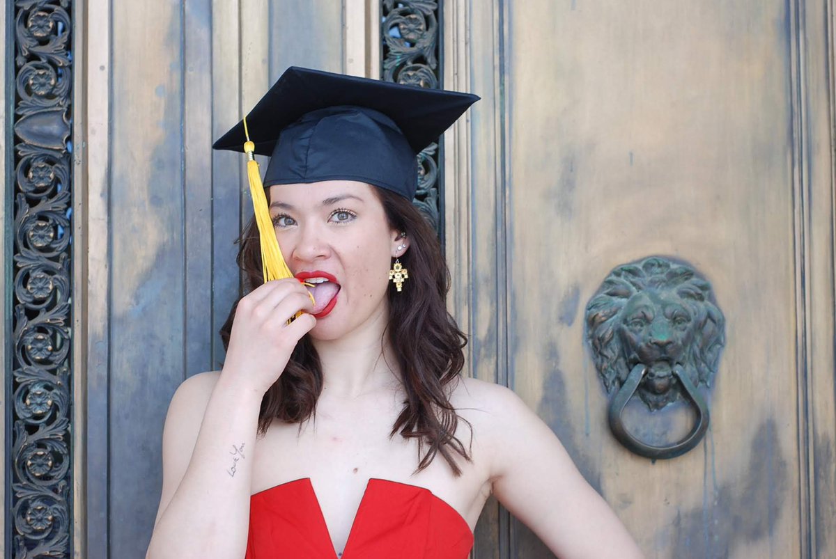 VollEmily's tweet photo. A couple days ago I literally FAINTED from stress lmao wtf don’t y’all love some higher education?!? https://t.co/8h0y7B105v
