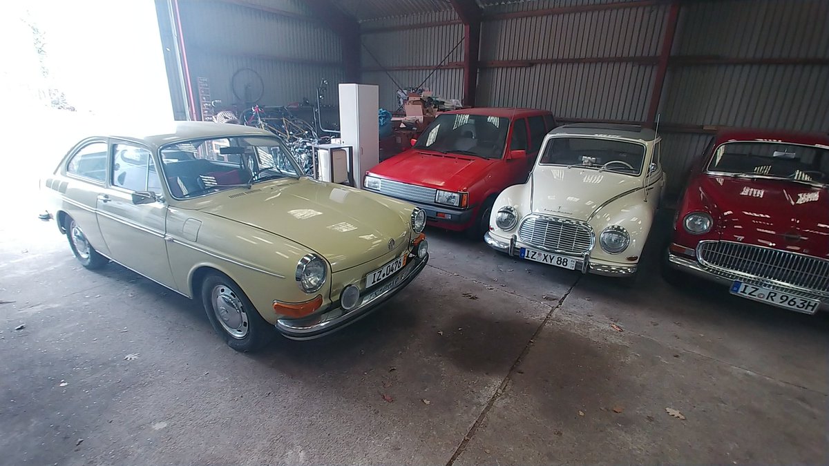 VW16002's tweet photo. Ende Februar 2019 hieß es dann Abschied nehmen von meinen Freunden. Der #DKW geht ins #Zylinderhaus. Tschüß, alter Filmstar. #VW #Typ3 #Oldtimer https://t.co/6YqREcgXRp