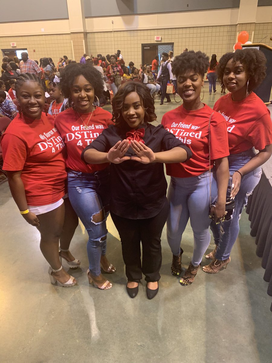 _MiaKayeee's tweet image. Yesterday, I became a member of Delta Sigma Theta Sorority, Innnnnnncorporated. Allow me to reintroduce myself. You may know me as Jamia Sanders. But in Delta Land, they know me as “Sophisticated Thunder” 🔺 

28 Elements of DSTruction
Spring ‘19 , #4 
Vicksburg Alumnae Chapter