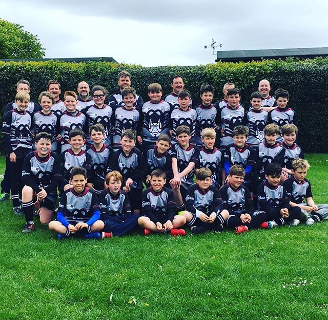 TnTofParenthood's tweet photo. Isle of Wight, you’ve been amazing.
Banter, you’ve been amazing. 
Beccs boys, you’ve been amazing.
Beccs Got Talent, you’ve been amazing.
Beccs Mini’s, you’ve been amazing.
Home after our last ever mini’s tours 😢 and thanks to @vectisrfc the U11’s bo… https://t.co/9zvtnAWRLt https://t.co/rTWkogI3q8
