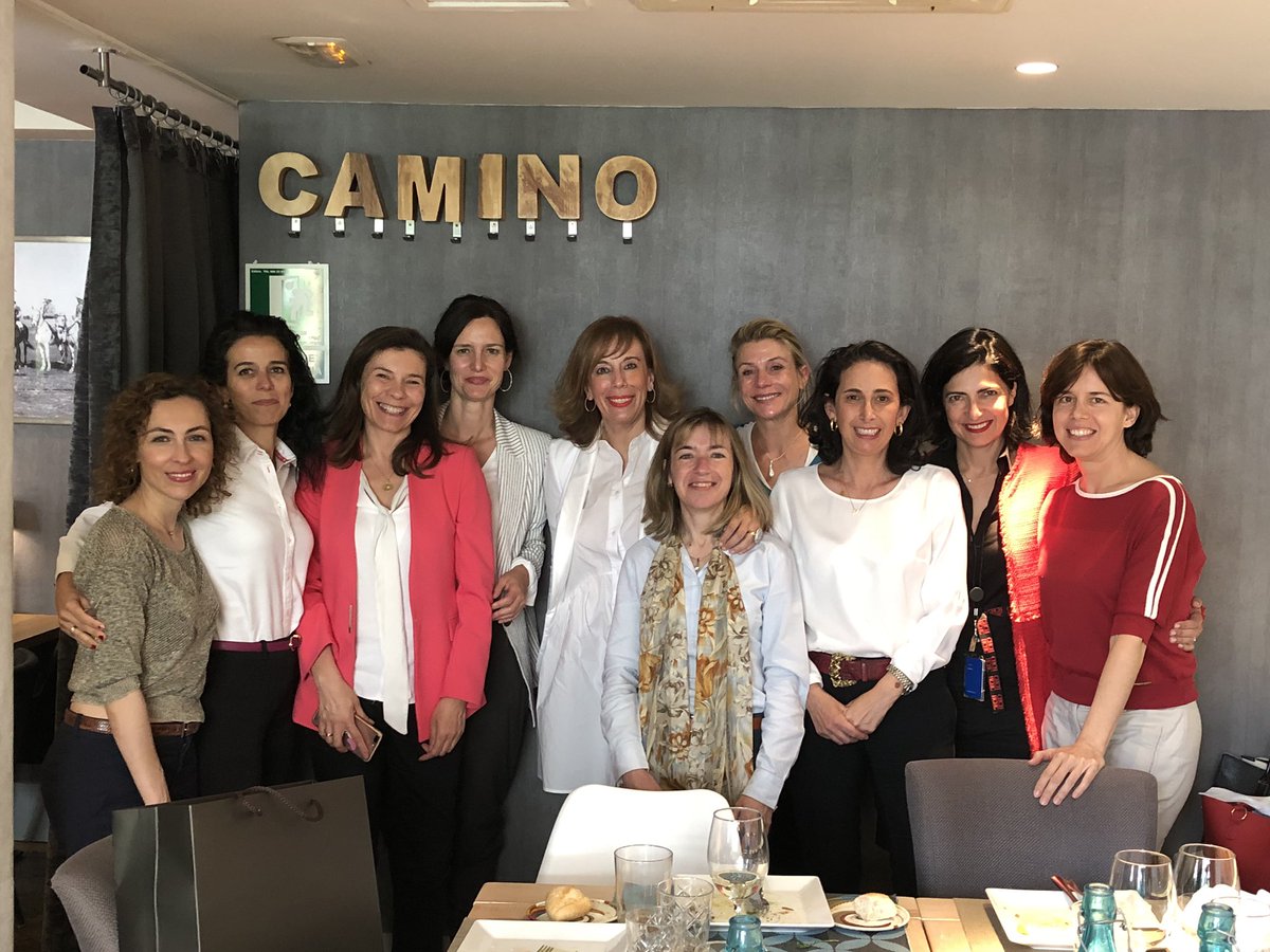 #beautifulday #inspiringwomen Lo que unió <a href="/W50Women/">W50Women</a> <a href="/uclaaanspain/">UCLAAndersonANSpain</a> <a href="/uclaanderson/">UCLA Anderson School of Management</a> que no lo separe nadie! <a href="/martacolo/">Marta Colomina</a> <a href="/MorillaBeatriz/">Beatriz</a> <a href="/pilar_menor/">Pilar Menor🇺🇦</a> <a href="/CalvoElvira/">Elvira Calvo Adiego ⏩#MásVerdeEInclusivo</a> <a href="/BelenGallegos0/">Belén Gallegos</a> <a href="/AnaOlondo/">Ana Irusta</a> <a href="/iriagarri/">Iria</a> <a href="/icarmendepablo/">Carmen</a> Cristina Cuadrado, Ines Egido, Beatriz Sanpedro, Monica Hernanz ✨🚀