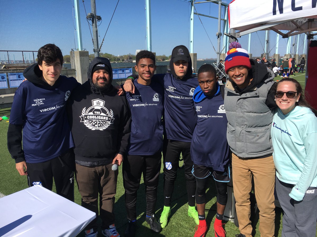 paramount_ads's tweet photo. S/O to the @Viacom Ad Solutions team for reaching the semifinals at @NY_FEST 2019, the media &amp; advertising industry annual soccer tournament, which this year benefitted @GrassrootSoccer &amp; Play Proud @StreetSoccerUSA #weareviacom #nyfest19 https://t.co/KIJpNiOwMF