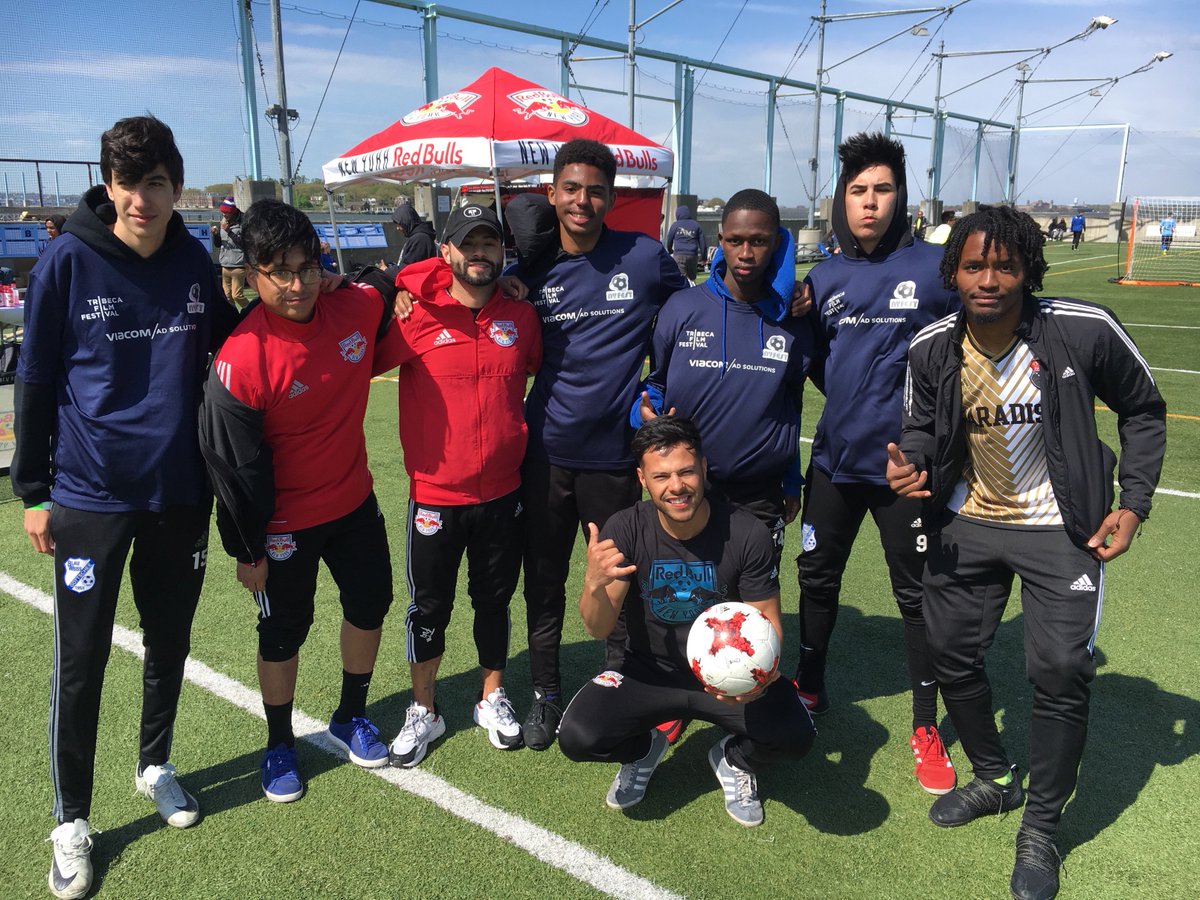 paramount_ads's tweet photo. S/O to the @Viacom Ad Solutions team for reaching the semifinals at @NY_FEST 2019, the media &amp; advertising industry annual soccer tournament, which this year benefitted @GrassrootSoccer &amp; Play Proud @StreetSoccerUSA #weareviacom #nyfest19 https://t.co/KIJpNiOwMF