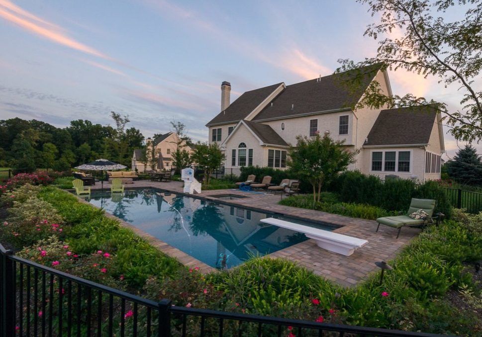 Leave it to us!  Clearing, cleaning &amp; cutting: the requirements for an unobstructed view of your home’s natural beauty. Maintenance tasks can be initiated quarterly, month by month or by the week in growing seasons. Contact us today!
buff.ly/2Jf6eYC
#FieldofDreams