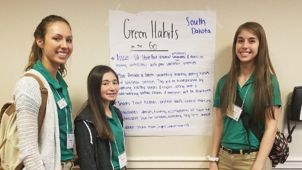 AberdeenNews's tweet photo. #GrotonSD's Tessa Erdmann attended the Agri-Science and Healthy Living Summit at the National 4-H Conference Center. Now she plans to incorporate two big ideas this year: cafeteria coaching and “Green Habits on the Go!” https://t.co/rMsEfxBCkT https://t.co/4LfPha6q1z