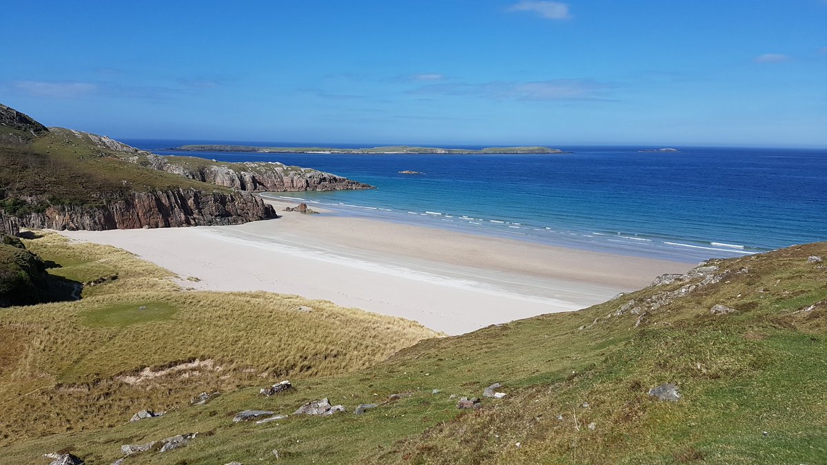 MiniKiltTours's tweet image. The white, pristine, sandy beaches in north west Scotland look tropical. Best thing is - no people. #scotlandsbeaches #NC500 #emptybeach #pristine #whitesands #beautifulscotland #STGAGuides #qualifiedtouristguide