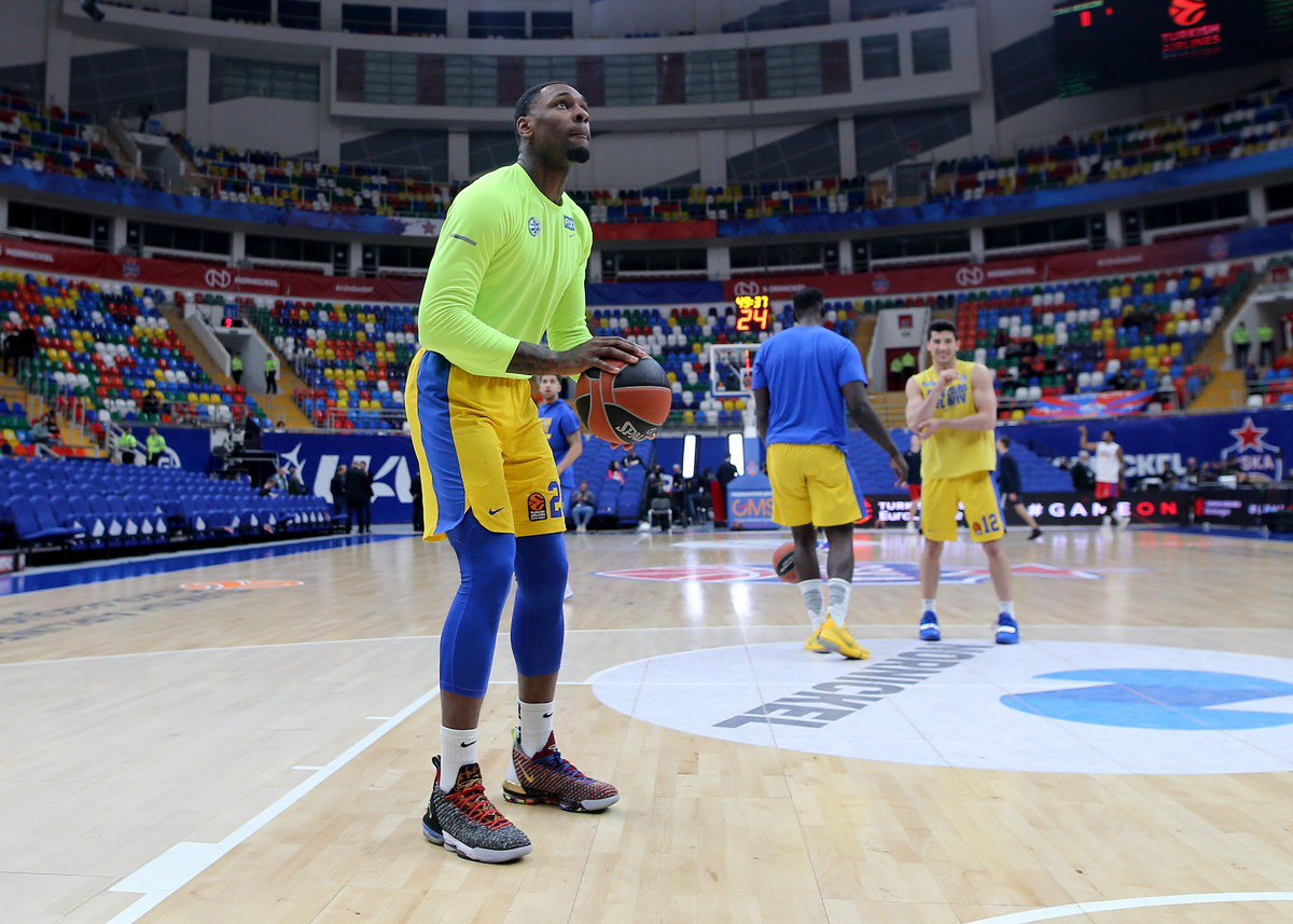 CloseUp360's tweet photo. .@TarikBlack25 was a productive player with the Rockets and Lakers, and could've stayed in the NBA, but decided to spend this season overseas.
In the latest #OutsideShots, he explains, in his own words, why he left to play for Maccabi Tel Aviv in Israel: https://t.co/KbTv3FgPC9 https://t.co/EHVmPl3Dw7