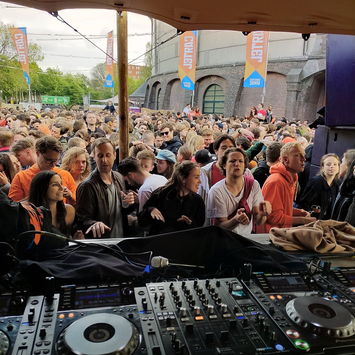 Cartel Festival - Amsterdam April 27th 2019. I'm in Europe for the month of May contact my assistants for last minute gigs! Email under my profile pic!!!
Store.jeffersonave.com