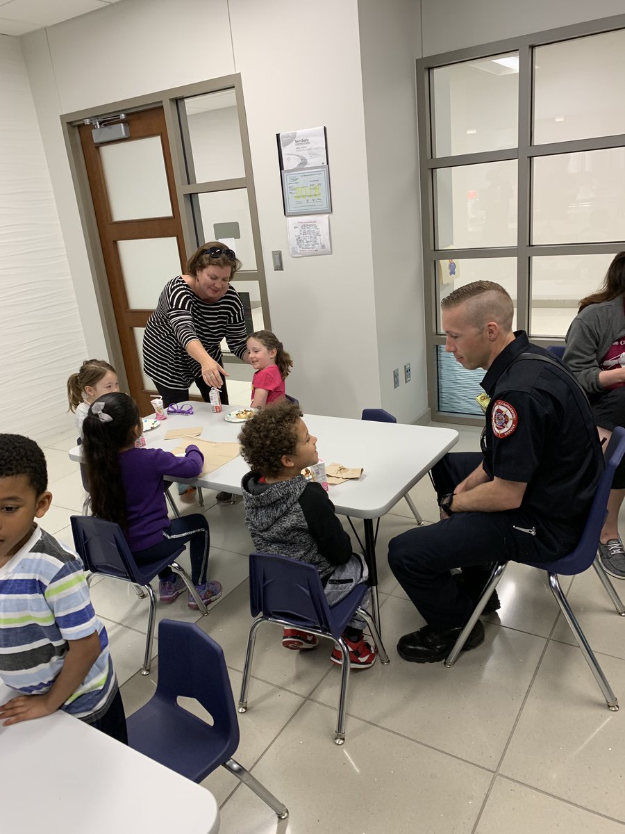 StCFire's tweet photo. Crews got a chance to do a little cooking with our friends from St. Charles School District Early Childhood Center today! #pizzaparty #firehousechef https://t.co/OQb0tZILJf