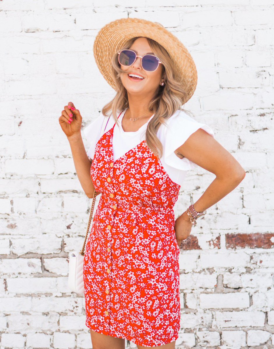 $36 Red Sundress + Ways to Style it for a Variety of Occasions sabbystyle.com/red-sundress-d…