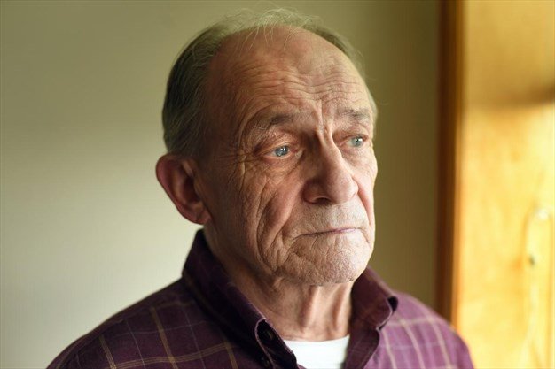 GregMercerGlobe's tweet photo. Ontario's #WSIB agreed Gerry Doucette's cancer was linked to his job as a rubber worker. His award? A one-time $2,999 lump sum #RubberTown https://t.co/il7Ef4aQc2 https://t.co/NTx3bl4kmq