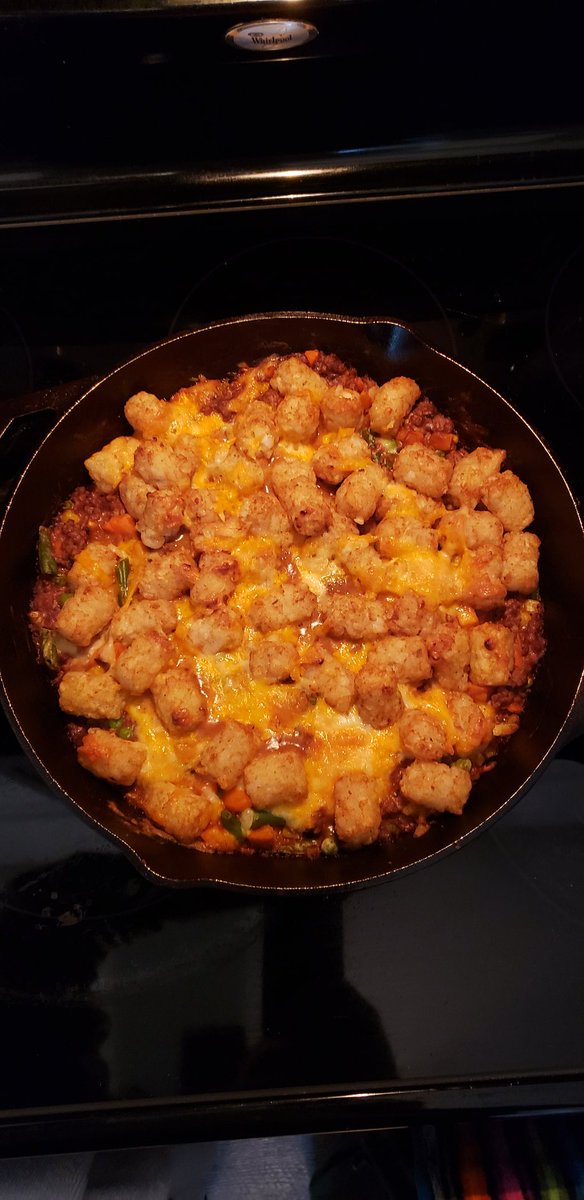 EdKarshner's tweet photo. Final Daddy-Daughter supper night of Academic yr 2018/19, Tatertot Shepherd's pie.
Also, we listened to Robert Johnson.
Me: He sold his soul to the devil to learn how to play guitar.
Alex: That's dumb. He should have just taken lessons.
#folklorefail https://t.co/2MiJQmhXcD