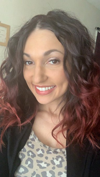 Do you think I should wear it wavy more often? 🤔 https://t.co/85KRlnAf21<a href="/tag/cammodel"class="tags"><span>&#35;cammodel</span></a><a href="/tag/mfc"class="tags"><span>&#35;mfc</span></a>